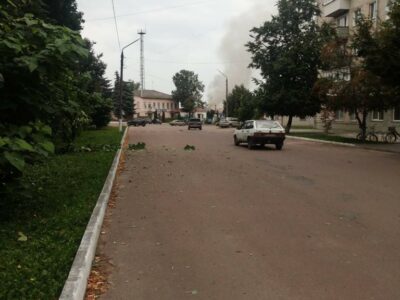 Обстрел в Сумской области повреждены железная дорога и электросеть, есть пострадавшие